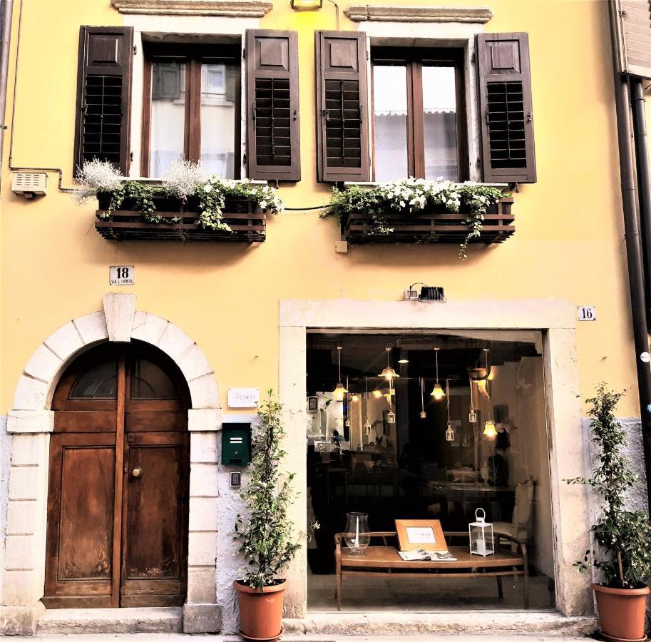 S. Trinita 18, Suites & Rooms Trento Exterior foto