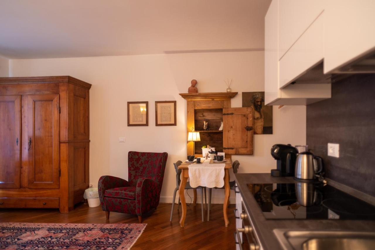 S. Trinita 18, Suites & Rooms Trento Exterior foto